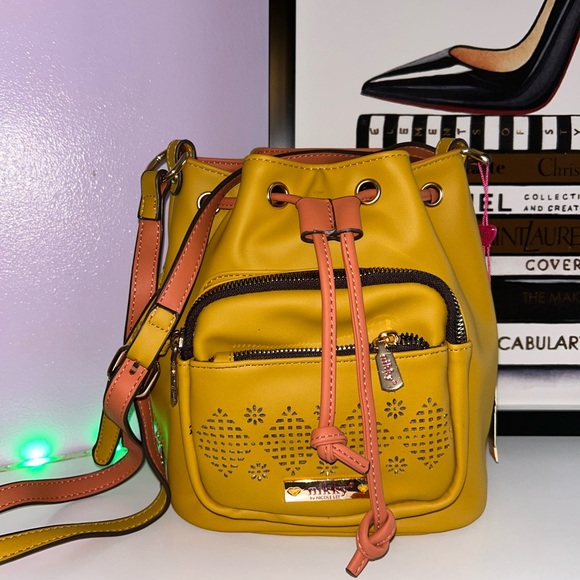 Handbags - Bucket Bag